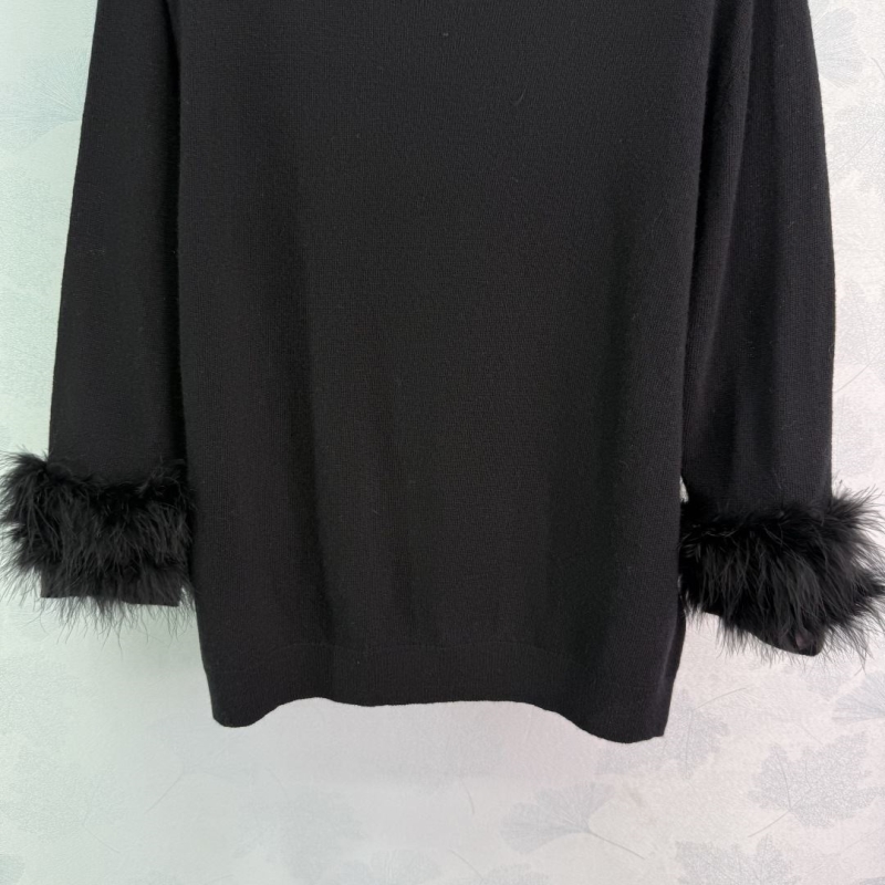 Va1e*ntin0 sweater